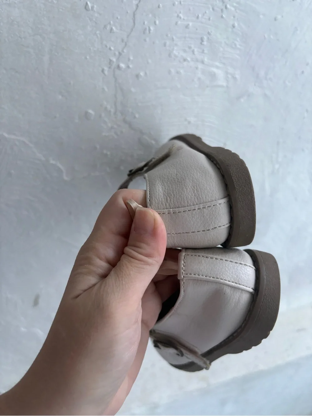 Girls Old Navy cream white Mary Jane flats